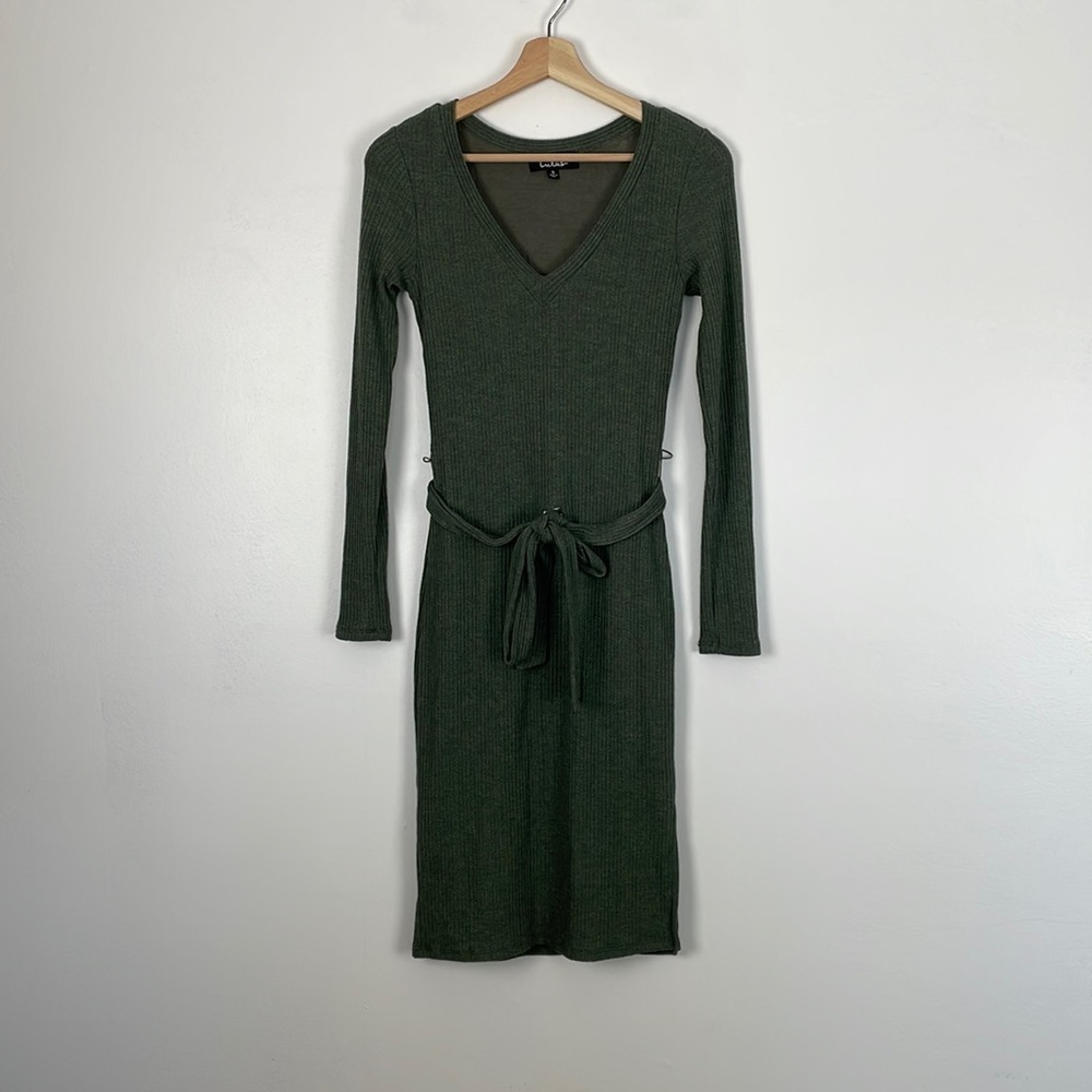 Lulus olive green ribbed long sleeve V neck tie belt sweater dress Size Small